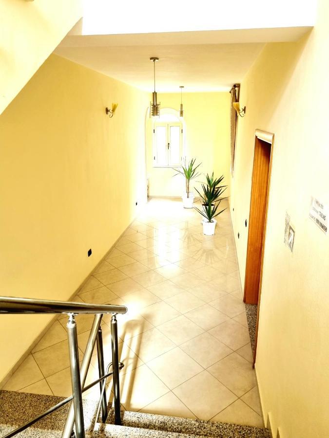 Luckyshine Hostel Vlore Bagian luar foto